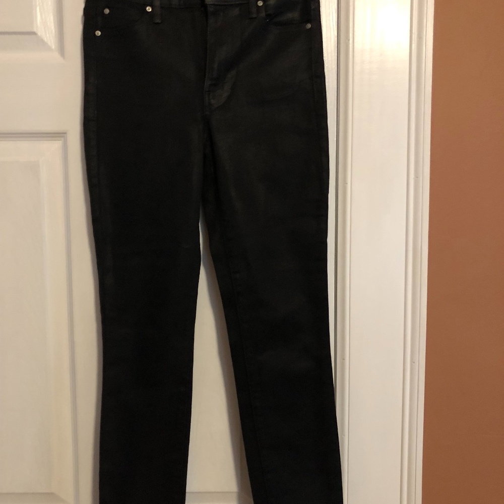 Preowned women black skinny coated jeans size 24